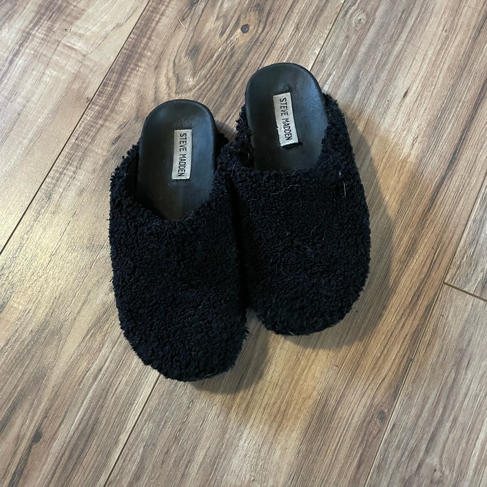 Steve Madden black slippers used